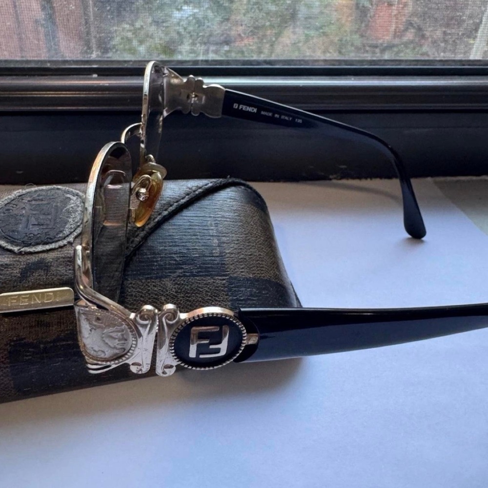 Vintage Fendi sunglasses FS 140 Ebony color - Picture 5 of 5